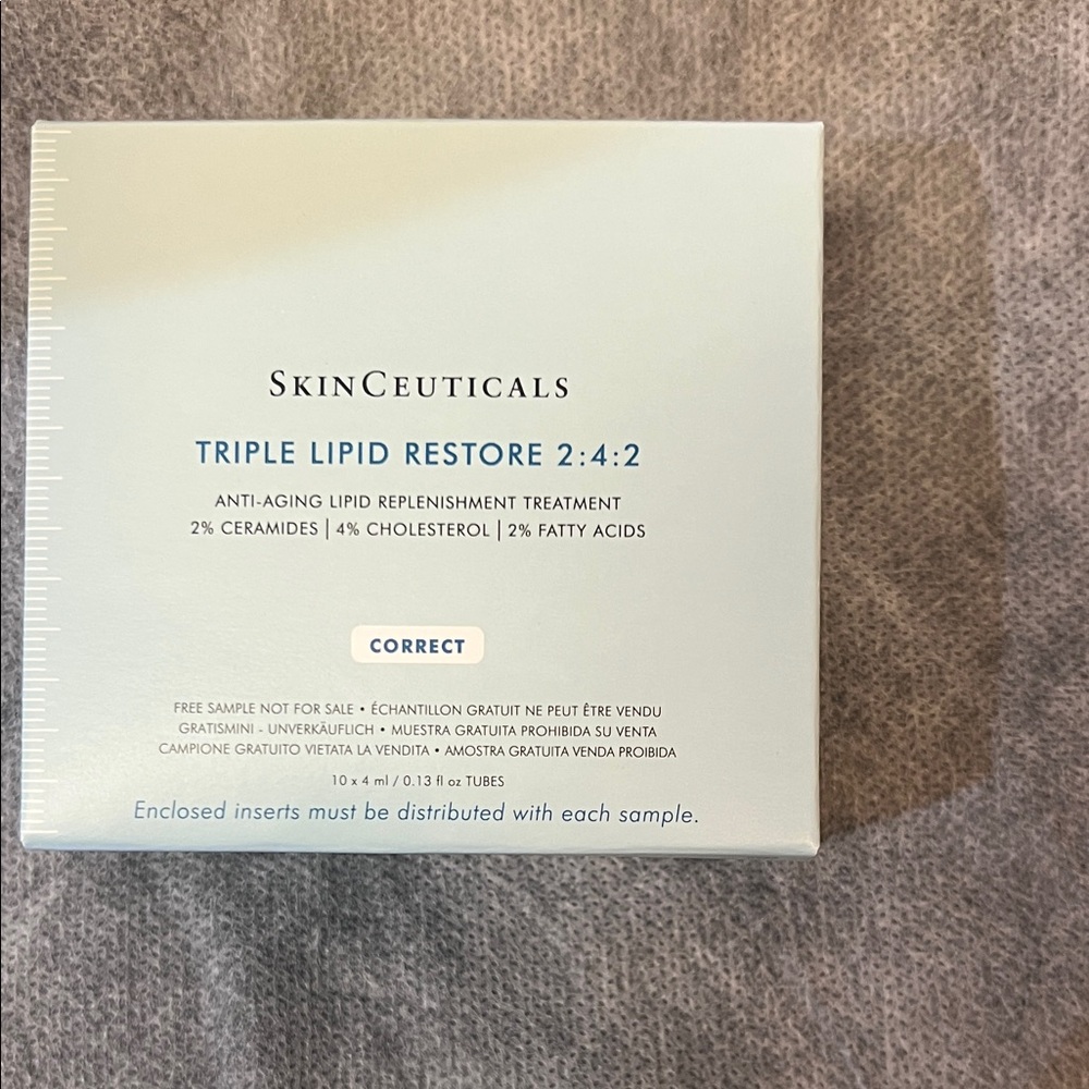 SkinCeuticals Triple Lipid Restore 2:4:2 Cream - Light Blue
